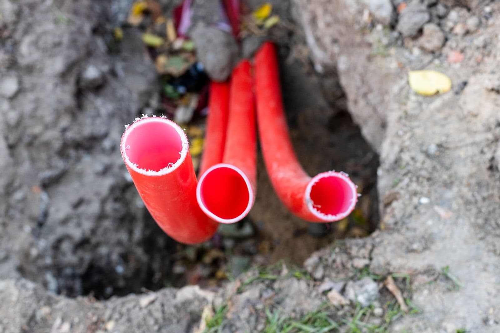 Trenching vs Directional Drilling: Choosing the Right Method for Utility Installations